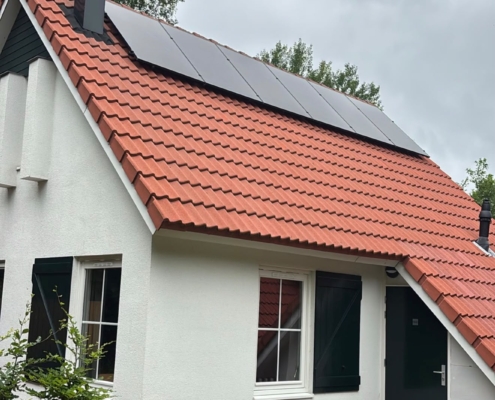 Zonnepanelen op huis Suyderoogh Zonnepanelen op huis Suyderoogh